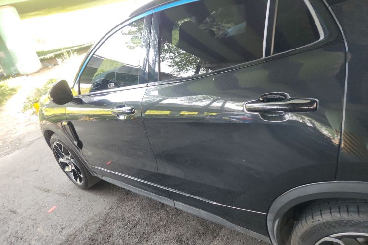 领克05 2022款 2.0TD 两驱耀Halo车身外观4