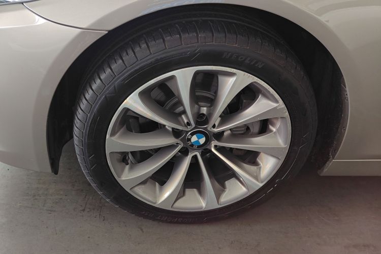 宝马5系 2017款 525Li 领先型车身外观35