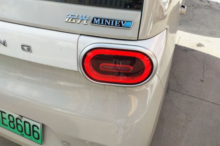 五菱汽车 宏光MINIEV 2024款 第三代 215km 青春版车身外观9