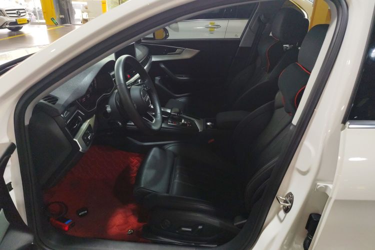 奥迪A4L 2020款 40 TFSI 时尚动感型中控内饰19