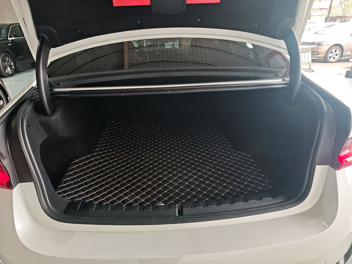 宝马i3 2024款 eDrive 35 L