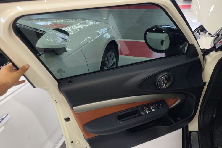 MINI Clubman 2022款 改款 1.5T COOPER 鉴赏家中控内饰7007