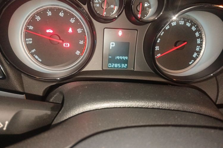 别克 昂科拉 2015款 1.4T 自动两驱都市精英型中控内饰15