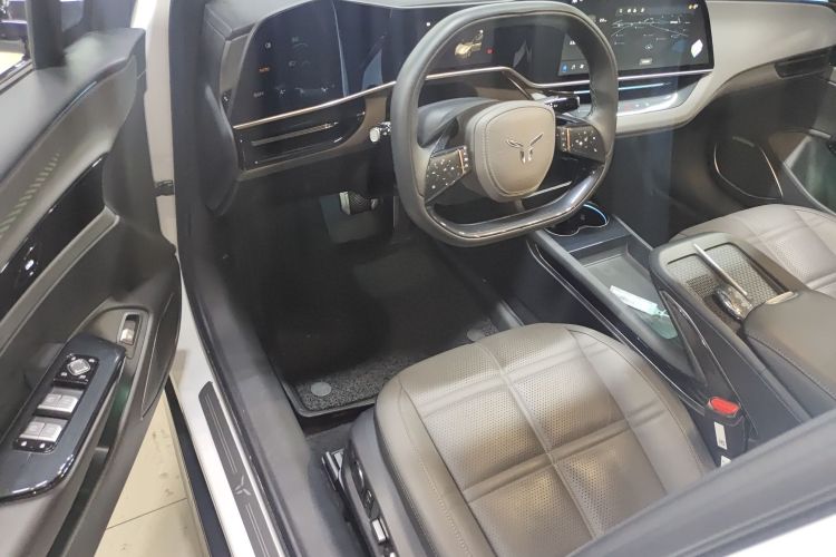 红旗EH7 2024款 690 Pro中控内饰19