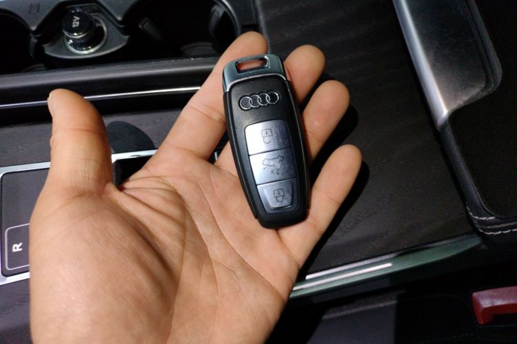 奥迪A6L 2024款 45 TFSI quattro 臻选动感型中控内饰7001