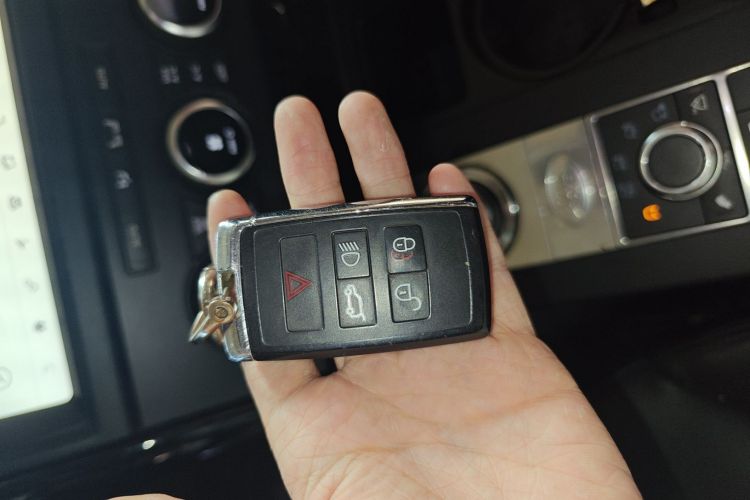 路虎 发现 2019款 3.0 SC V6 SE中控内饰11