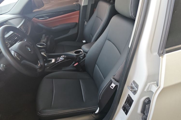 宝马X1 2015款 sDrive18i 时尚晋级版中控内饰19