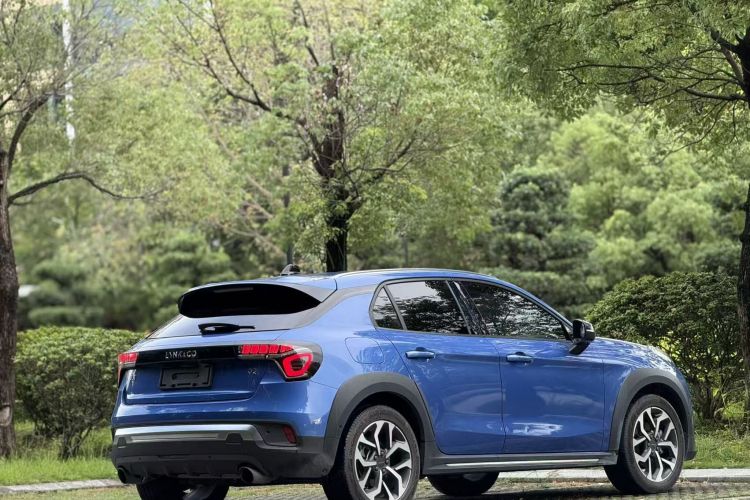 领克02 2019款 高能版 2.0T 自动两驱劲Pro版 国VI车身外观6005