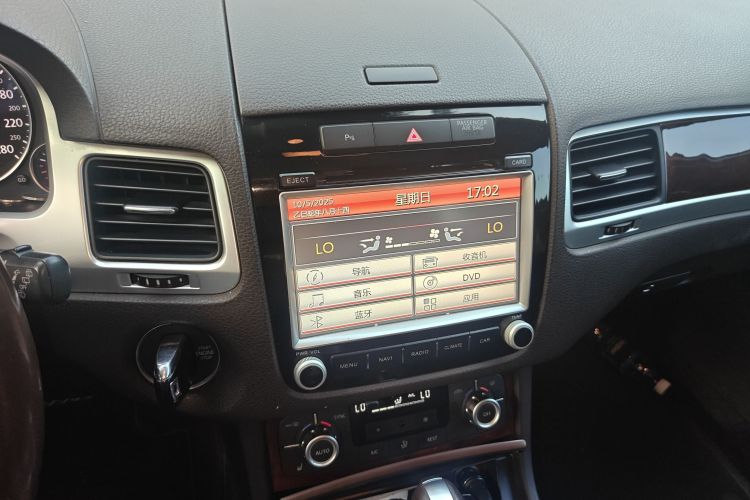 大众 途锐 2014款 3.0TSI 新锐版中控内饰16