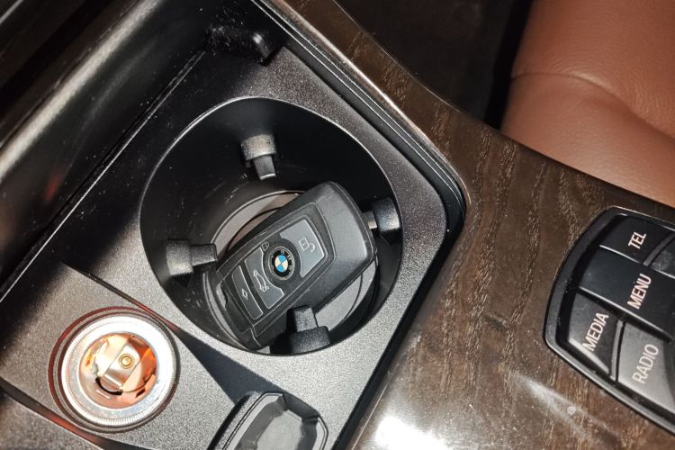 宝马5系 2014款 525Li 领先型中控内饰7001