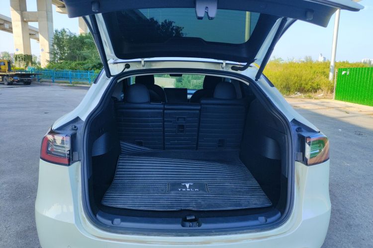 特斯拉 Model Y 2022款 后轮驱动版局部细节23