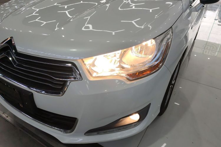 雪铁龙C4L 2015款 1.2T 自动豪华版局部细节36