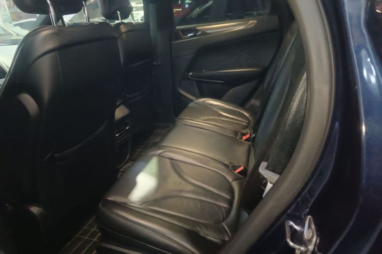 林肯MKC 2017款 2.0T 两驱尊享版中控内饰7004