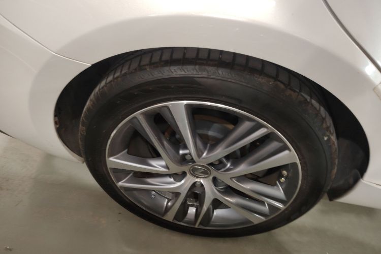 雷克萨斯IS 2017款 300 锋尚版车身外观6008