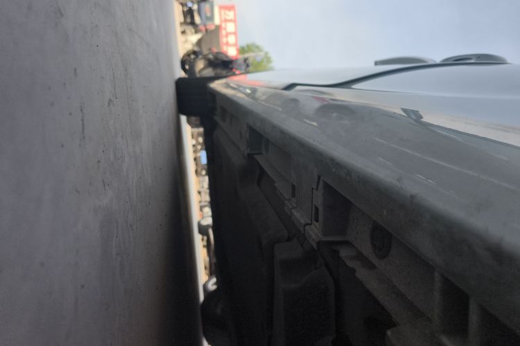 雷克萨斯ES 2023款 200 卓越版机舱底盘30