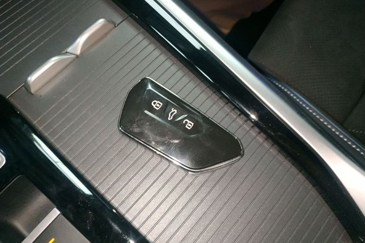 大众 帕萨特 2025款 Pro 380TSI 星空龙尊版中控内饰11