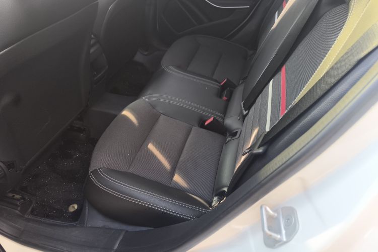 奔驰A级(进口) 2015款 A 180中控内饰21