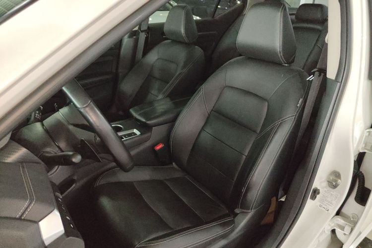 日产 天籁 2020款 改款 2.0T XL Upper AD1 智享领航版局部细节19