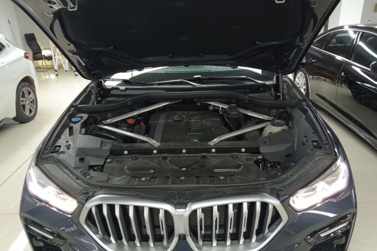 宝马X6 2020款 xDrive40i M运动套装机舱底盘24