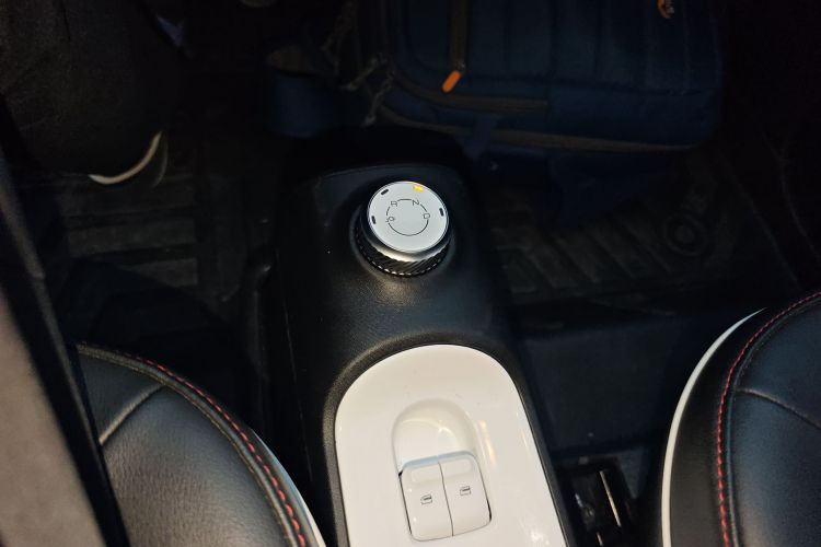 五菱汽车 宏光MINIEV 2022款 GAMEBOY 200km 玩咖款 磷酸铁锂中控内饰18