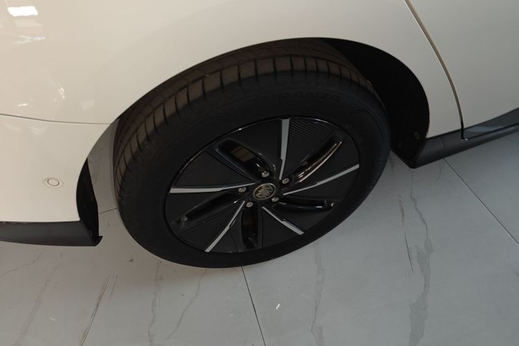 别克 微蓝6 2022款 互联智享型 PLUS车身外观6003