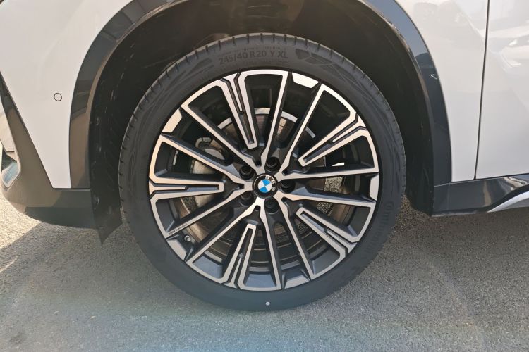 宝马X1 2023款 xDrive25Li X设计套装车身外观6007