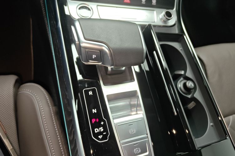 奥迪A8 2024款 A8L 50 TFSI quattro 臻选型局部细节18