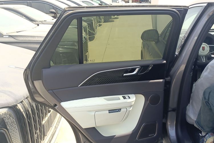 红旗E-HS9 2024款 660km 旗畅版 六座中控内饰7008