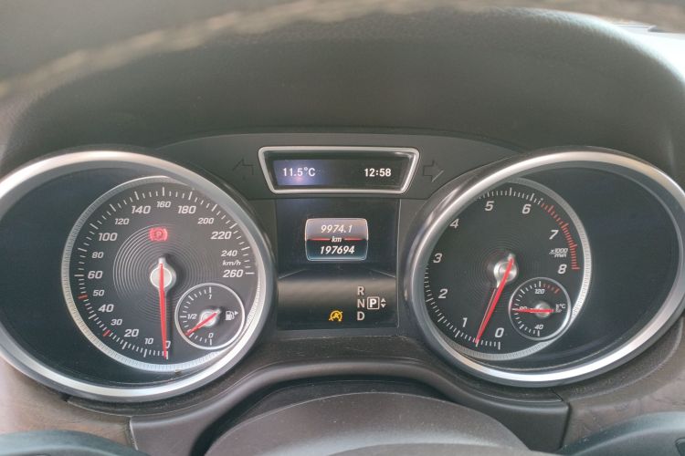 奔驰GLE 2015款 GLE 400 4MATIC中控内饰14