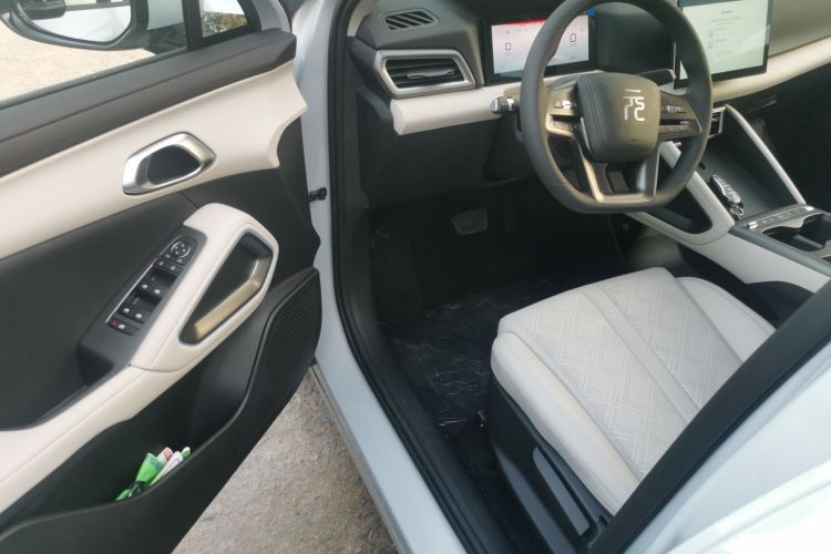 比亚迪 元UP 2025款 301KM 领航型中控内饰7003