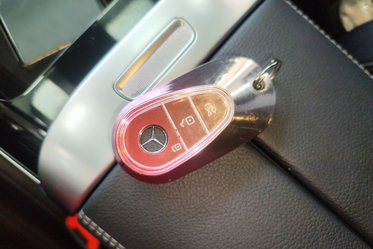 奔驰C级 2022款 C 200 L 运动版中控内饰7001