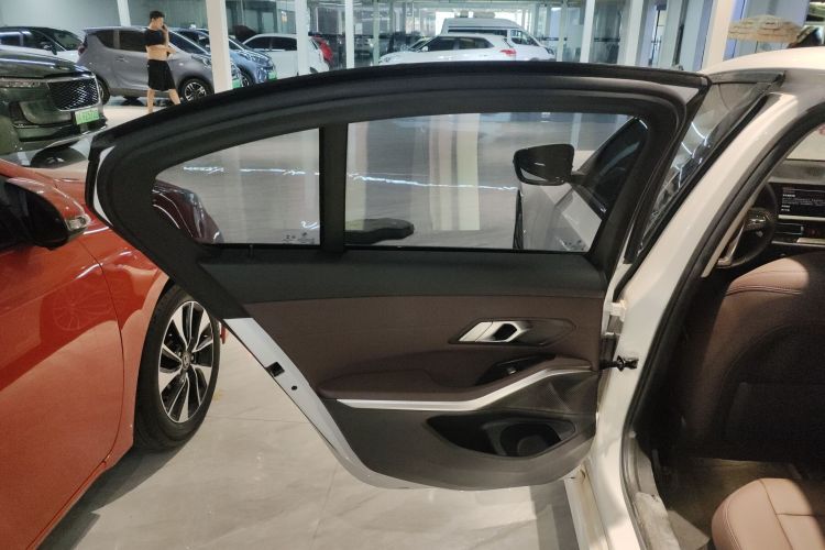 宝马3系 2021款 320i 运动套装中控内饰7008