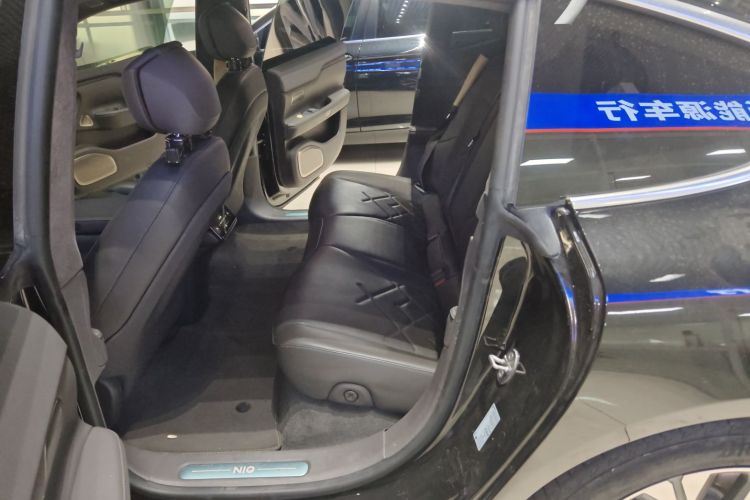 蔚来ET7 2022款 100kWh 首发版中控内饰7004