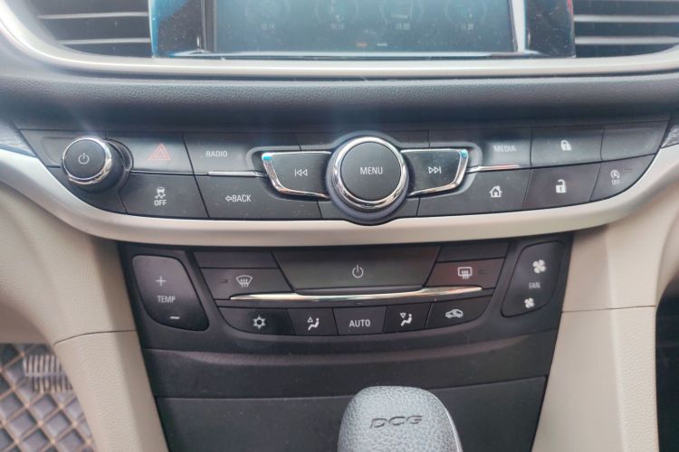 别克 英朗 2019款 15T 双离合互联精英型 国VI中控内饰16