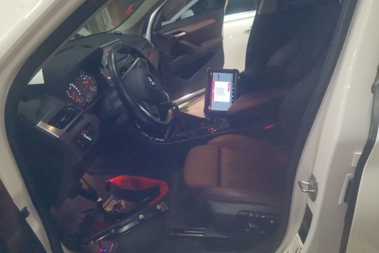 宝马X1 2019款 sDrive18Li 尊享型中控内饰19