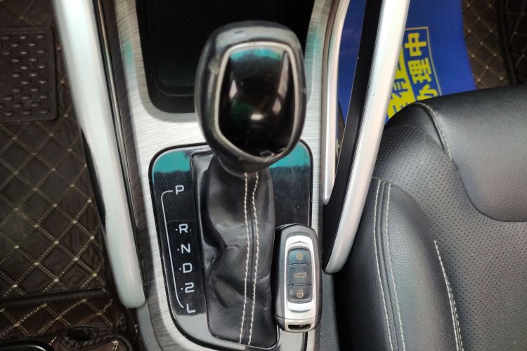 吉利汽车 远景X3 2017款 1.5L 自动尊贵型中控内饰18