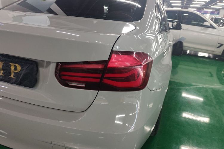 宝马3系 2018款 320Li M运动曜夜版车身外观9