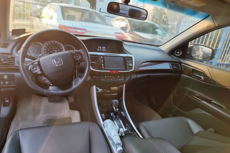 本田 雅阁 2016款 2.4L 豪华版中控内饰16