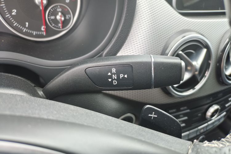 奔驰B级 2015款 B 200 时尚型中控内饰18