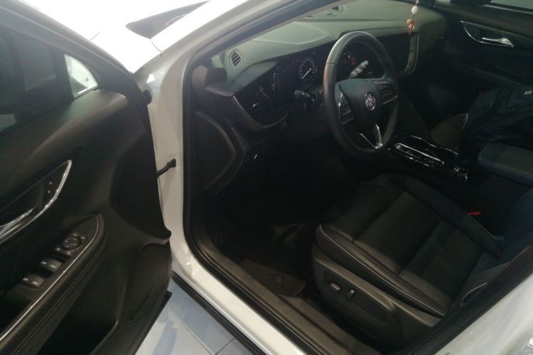 别克 2022款 改款 昂科威S 552T 两驱豪华型中控内饰20