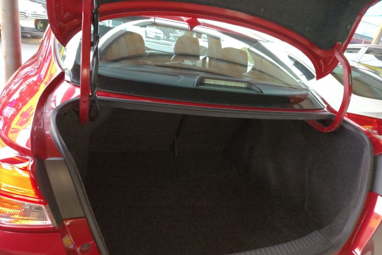 日产 蓝鸟 2019款 1.6L CVT炫酷版 国VI机舱底盘23