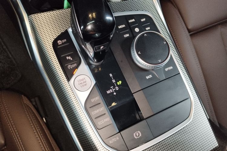 宝马3系 2022款 325i M运动曜夜套装局部细节18