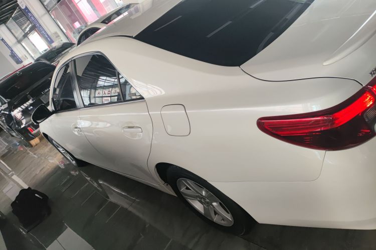 丰田 锐志 2013款 2.5V 菁锐版车身外观4