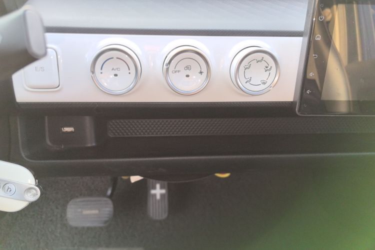 五菱汽车 宏光MINIEV 2022款 GAMEBOY 200km 玩乐款 磷酸铁锂局部细节16