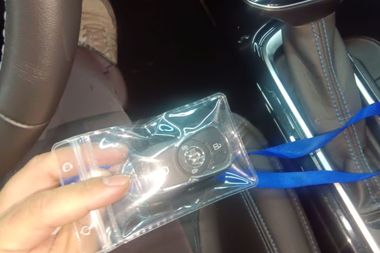 别克 微蓝6 2022款 插电混动 互联智慧型中控内饰7001