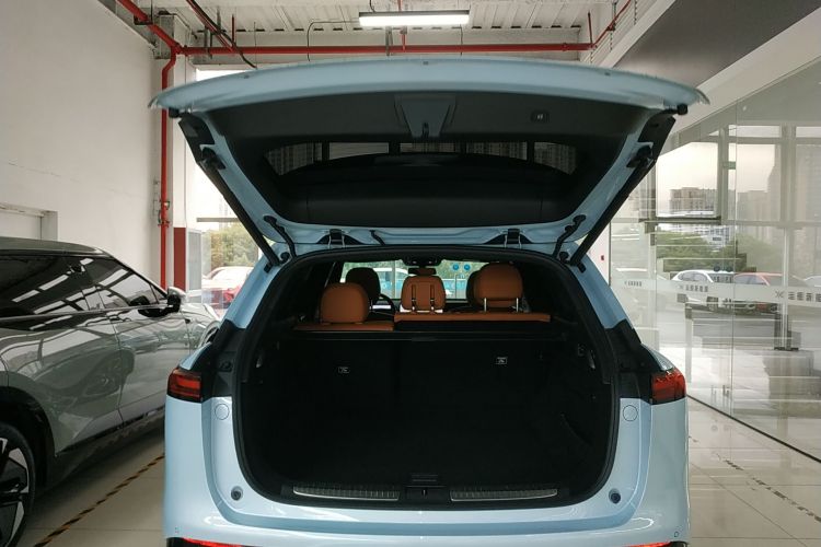 小鹏G9 2022款 650 性能版Pro机舱底盘23