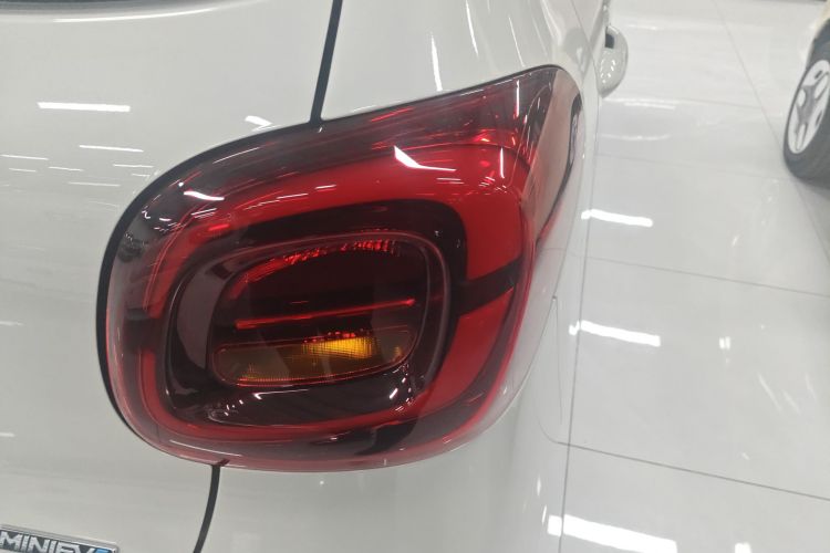 五菱汽车 宏光MINIEV 2025款 四门版 进阶款车身外观9