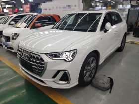 奥迪Q3 2024款 40 TFSI 时尚动感型