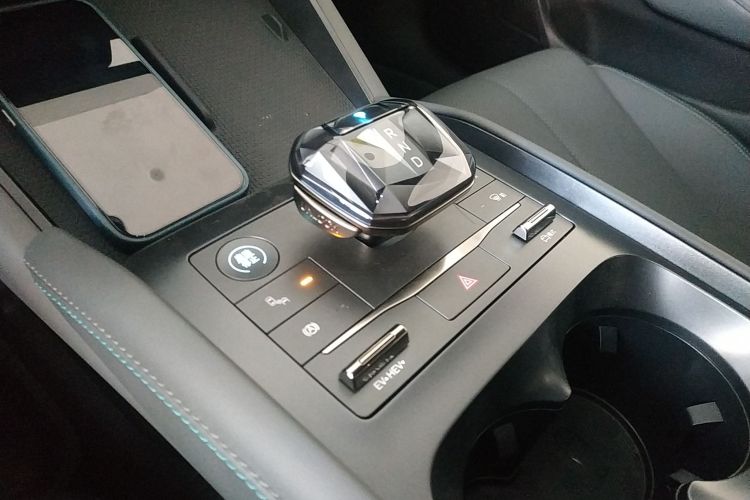 比亚迪 秦L 2024款 DM-i 120KM超越型局部细节18