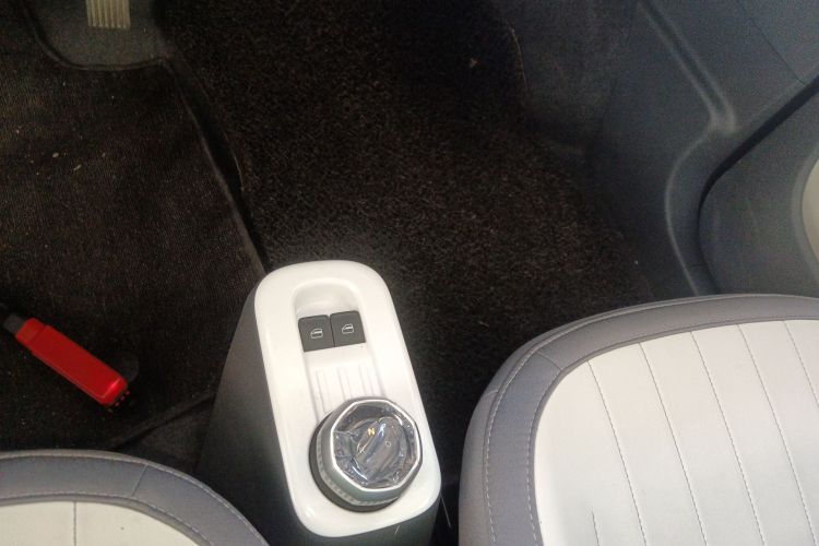 吉利银河 2025款 210km 熊猫骑士中控内饰18